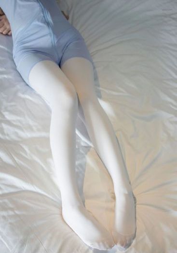 动漫女被黄漫扒衣