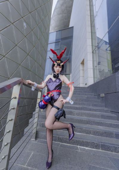 美女露出让男生揉的