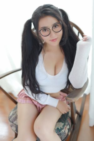 女生肌肌