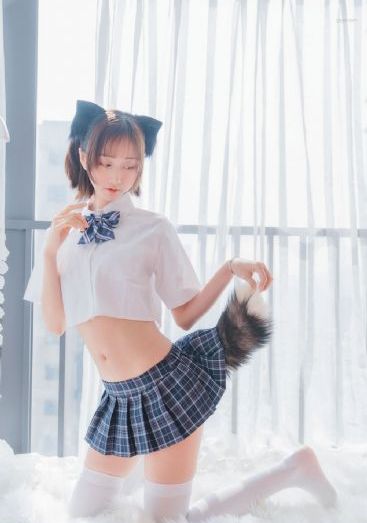 年轻的秘书4在线观看