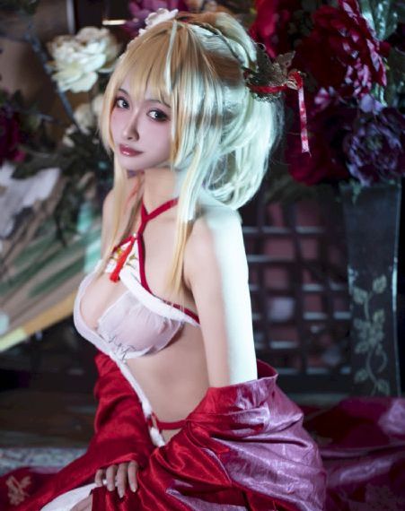 动漫美女操