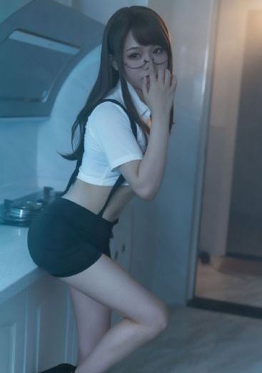 动漫被脱脱内内打扑克app